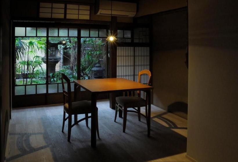 Номер Deluxe, Izuyasu Traditional Kyoto Inn Serving Kyoto Cuisine