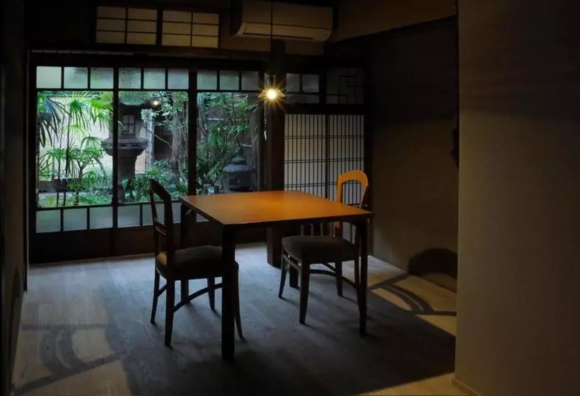 デラックスルーム, Izuyasu Traditional Kyoto Inn Serving Kyoto Cuisine
