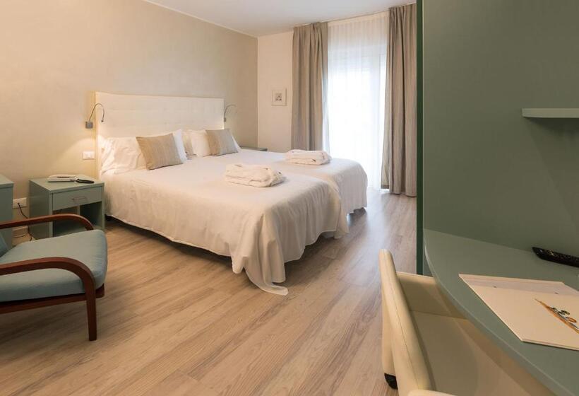 스탠다드 룸, Bauer & Sporting