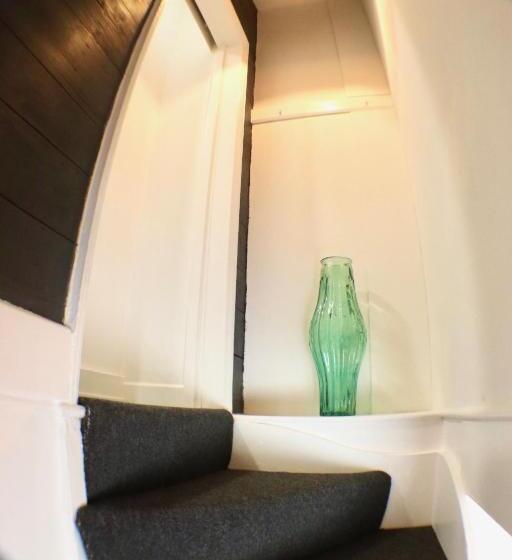 スタンダードルーム, Colson House