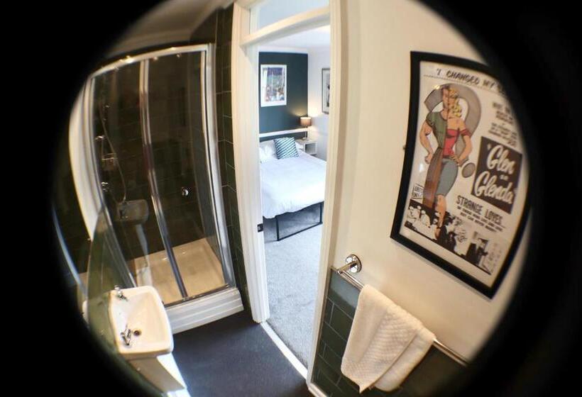 スタンダードルーム, Colson House