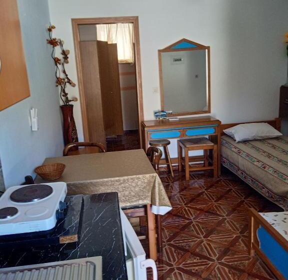 Четырехместный Номер Классик, Denise Apartments