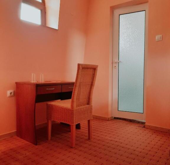 غرفة ديلوكس, Family Art Hotel Gallery