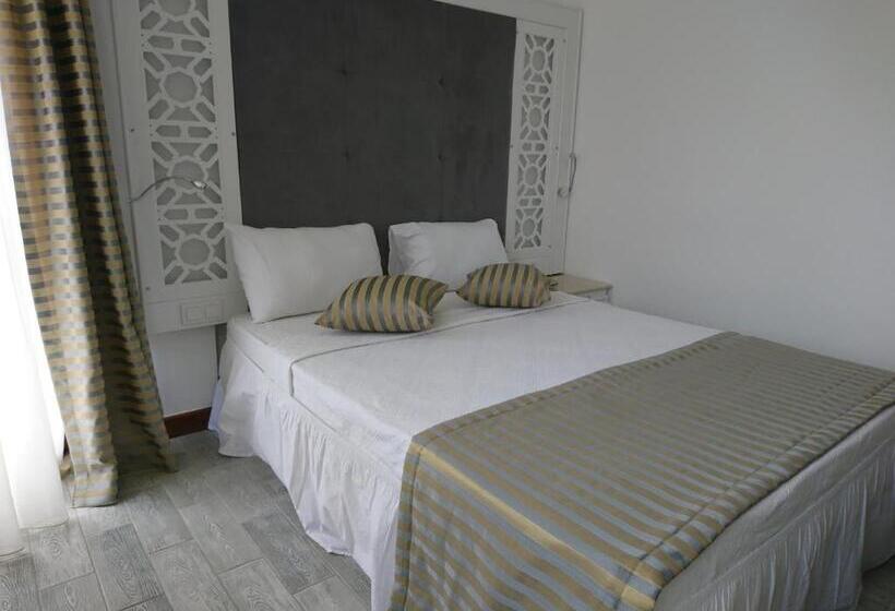 غرفة قياسية مزودة بشرفة مطلة على الحديقة, Ata Lagoon Beach