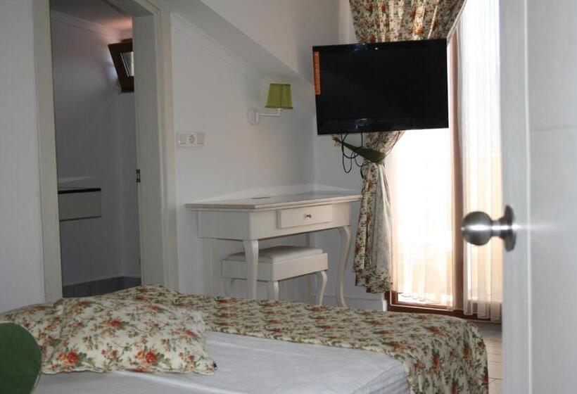 غرفة ديلوكس مطلّة علي الحديقة, Ata Lagoon Beach