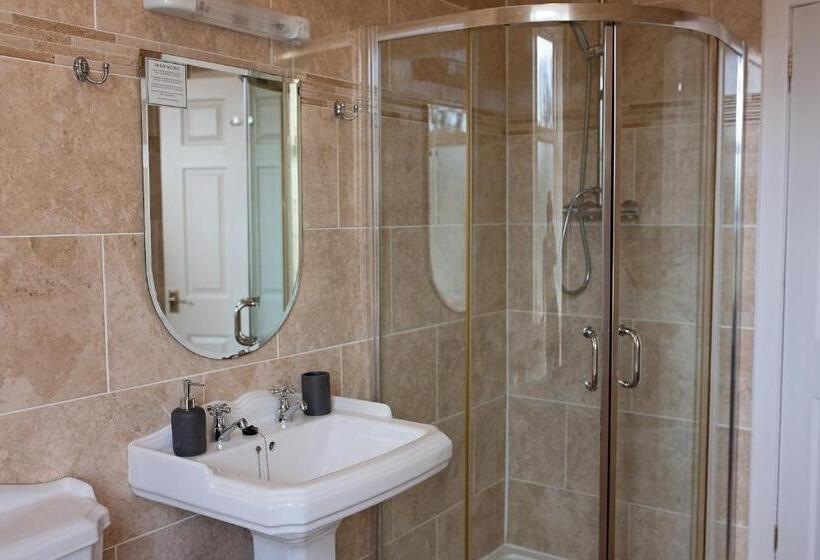 이그제큐티브 룸, Glenesk