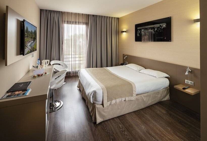 Номер Стандарт, Grand Prix Hôtel & Restaurant