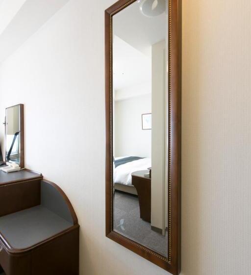 标准间, Green Park Tsu