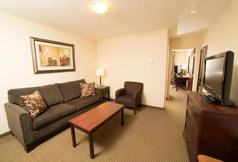 キングサイズベッドのスイートルーム, Holiday Inn & Suites Lloydminster, An Ihg