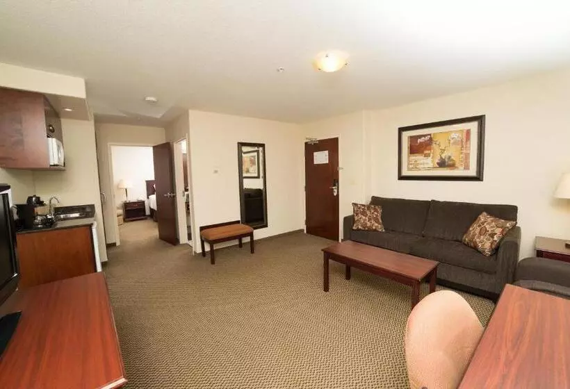スイート（家族用）, Holiday Inn & Suites Lloydminster, An Ihg