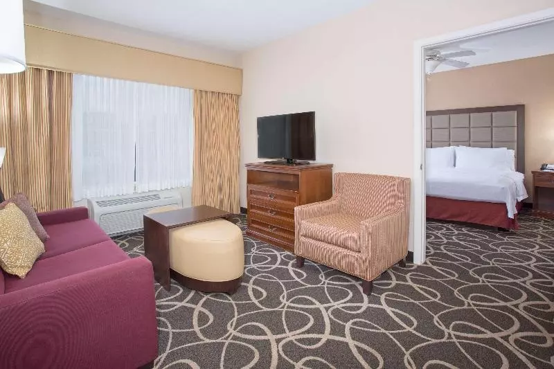 キングサイズベッドのスイートルーム, Holiday Inn & Suites Lloydminster, An Ihg