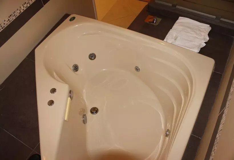 スイート, Holiday Inn Tuxpan   Convention Center, An Ihg