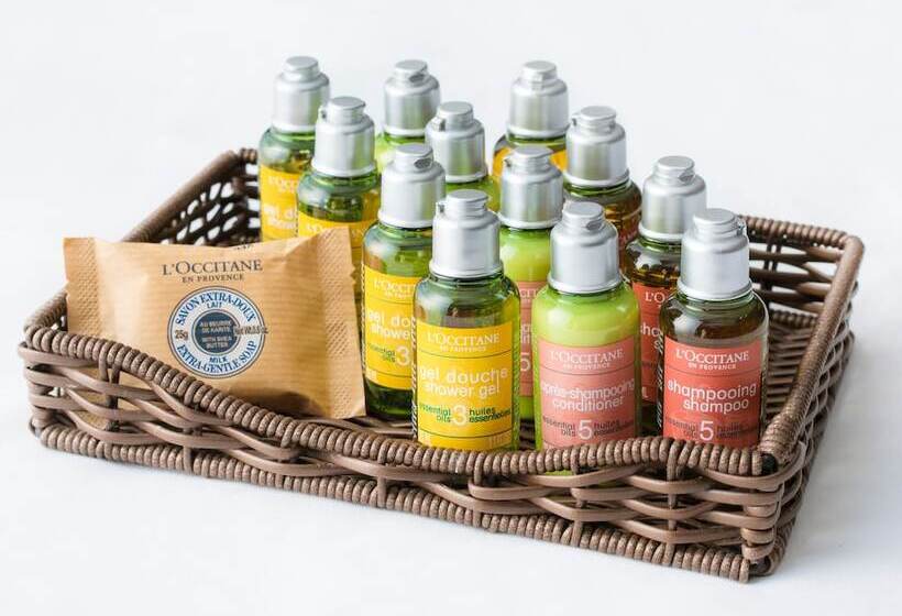 جناح جونيور, Rusutsu Resort Hotel & Convention