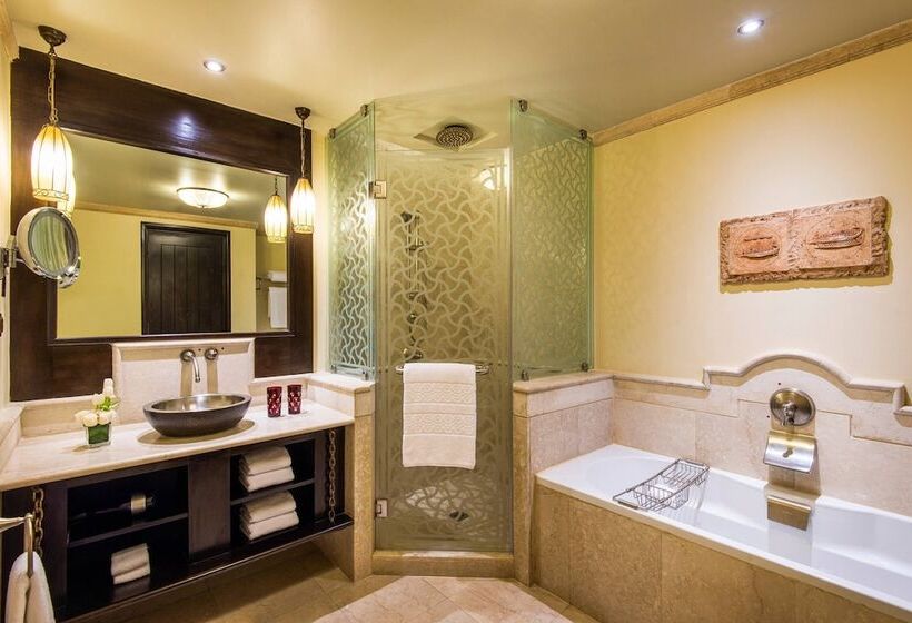 Quarto Deluxe, Sharq Village & Spa, A Ritzcarlton