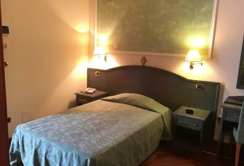 シングルデラックスルーム, Oscar E Amorina