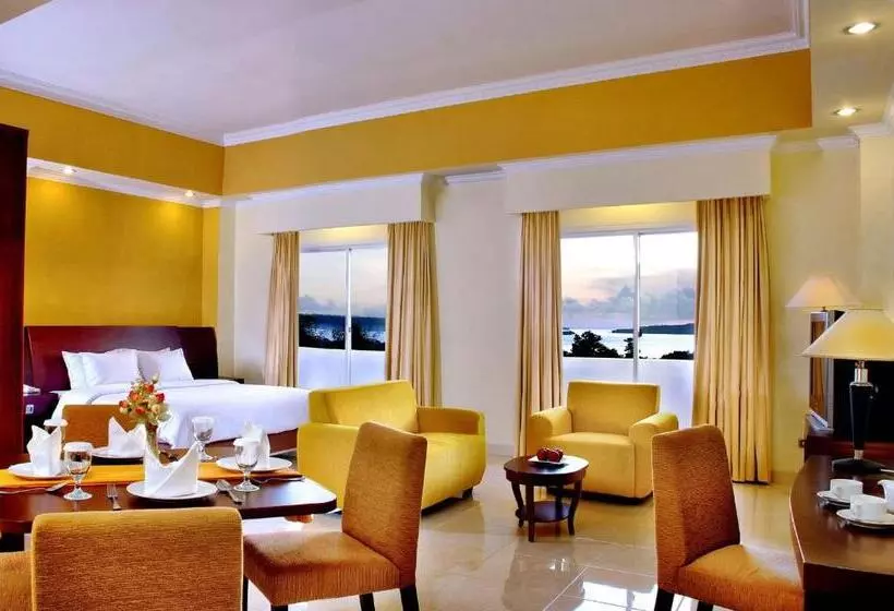 اتاق لوکس با چشم‌انداز دریا, Aston Niu Manokwari Hotel & Conference Center