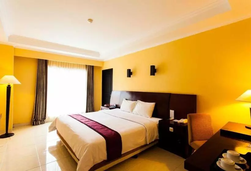 اتاق لوکس با چشم‌انداز دریا, Aston Niu Manokwari Hotel & Conference Center