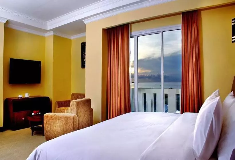 اتاق لوکس با چشم‌انداز دریا, Aston Niu Manokwari Hotel & Conference Center