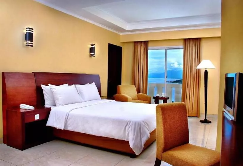 اتاق لوکس با چشم‌انداز باغ, Aston Niu Manokwari Hotel & Conference Center