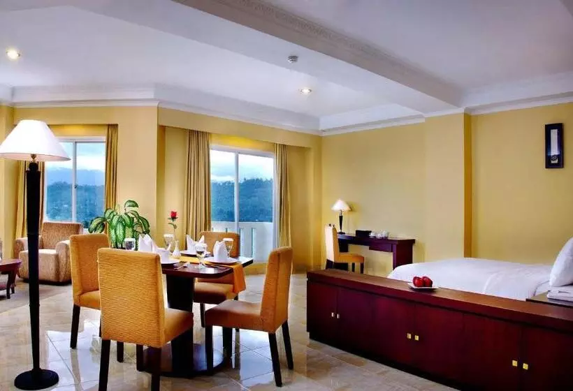 سوئیت پنت هاوس, Aston Niu Manokwari Hotel & Conference Center