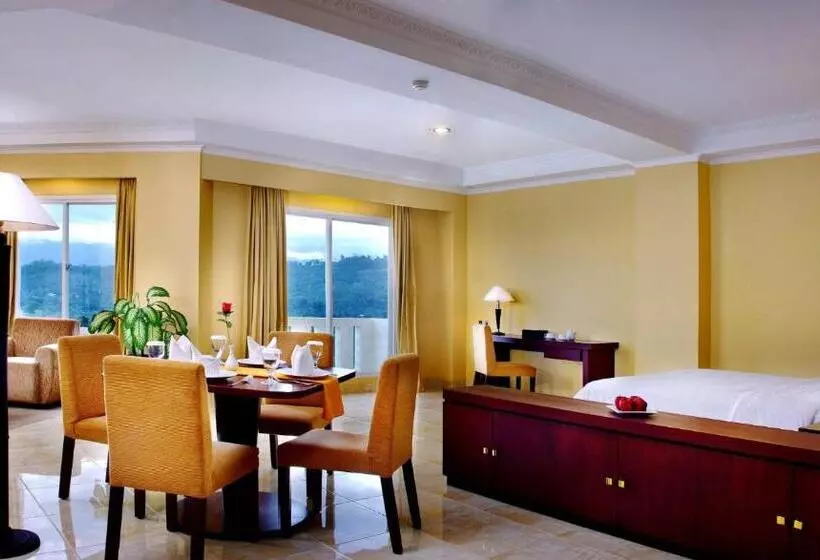 سوئیت پنت هاوس, Aston Niu Manokwari Hotel & Conference Center