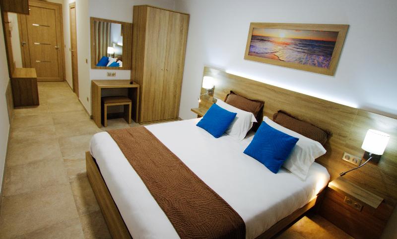 اتاق سوپریور با چشمانداز باغ, Hôtel Restaurant Marina Di Lava   Grand Ajaccio