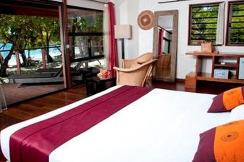 بانگلوی استاندارد, Oure Lodge Beach Resort