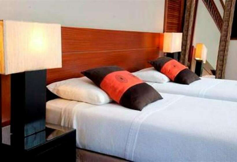 بانگلوی استاندارد, Oure Lodge Beach Resort