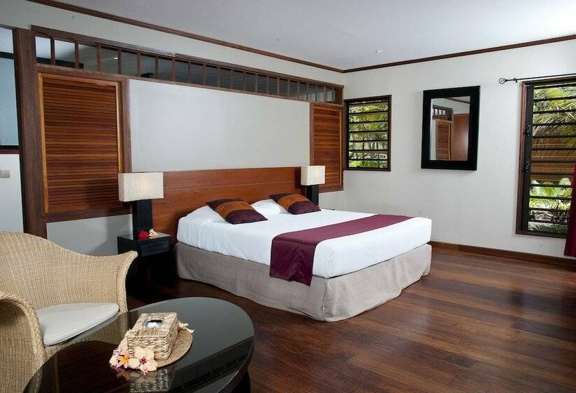 بنگله خانوادگی, Oure Lodge Beach Resort