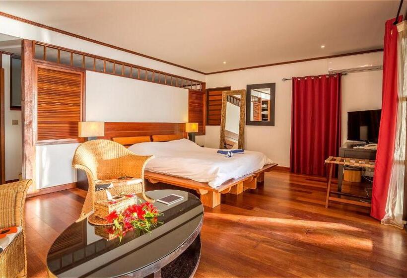 بانگلوی استاندارد, Oure Lodge Beach Resort