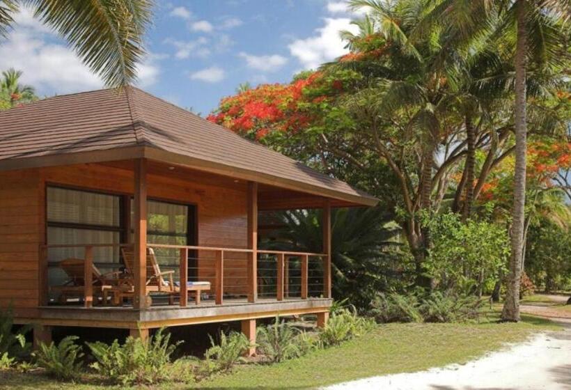 بنگله خانوادگی, Oure Lodge Beach Resort