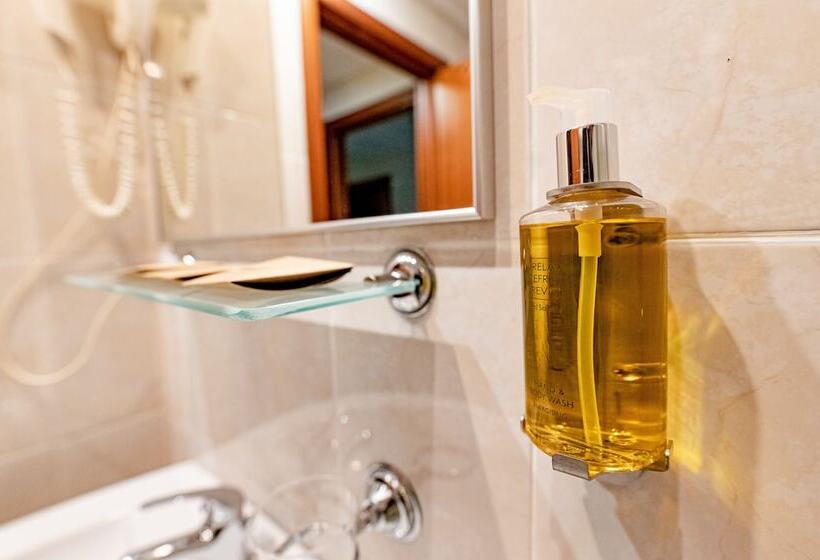 스탠다드 룸, Rivulus