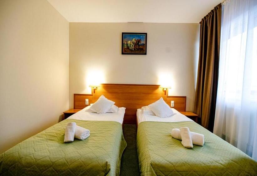 수피리어 룸, Rivulus