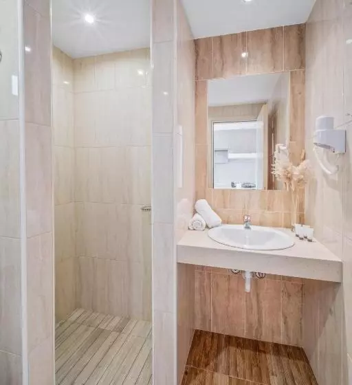 Appartement Supérieur 1 Chambre Vue Piscine, Maria Rousse
