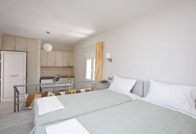 חדר סטודיו סטנדרד, Phaedra