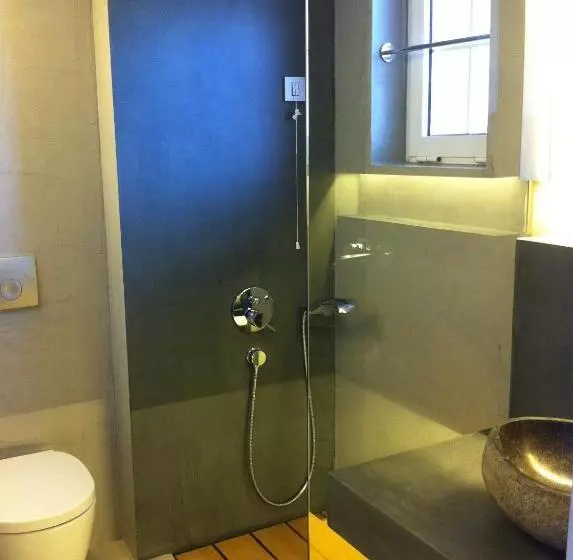 Studio Supérieur Vue Mer, Phaedra