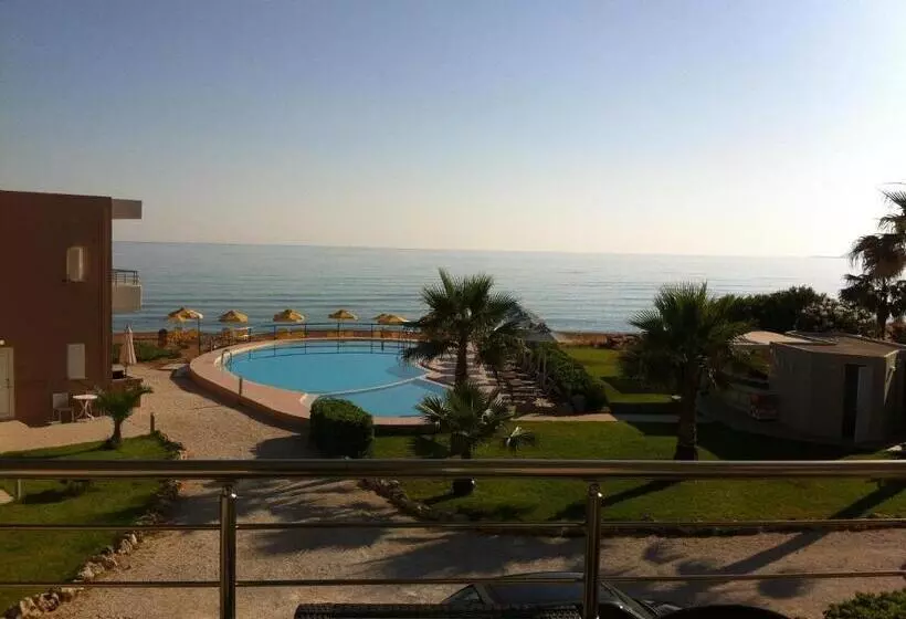 Studio Supérieur Vue Mer, Phaedra