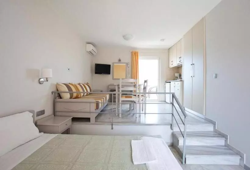 Studio Supérieur Vue Mer, Phaedra