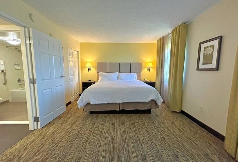 סוויטה מותאמת לאדם עם מוגבלויות, Candlewood Suites Indianapolis Downtown Medical District, An Ihg