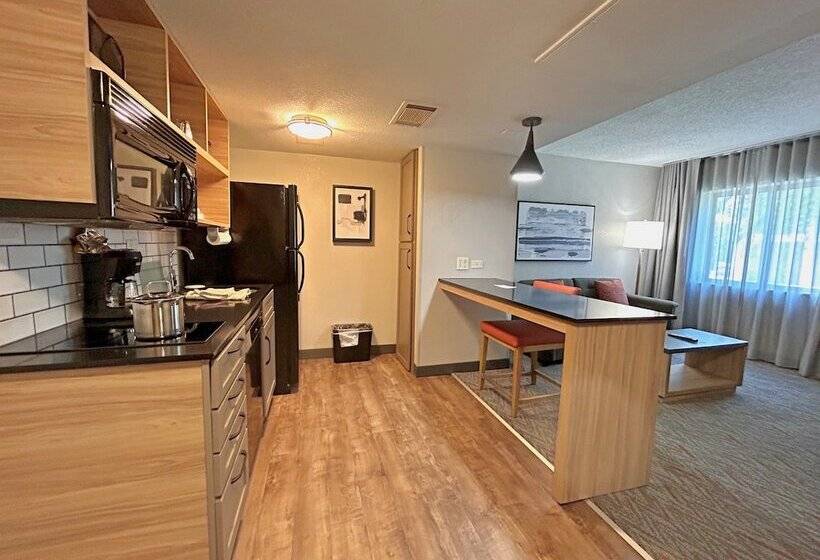 סוויטת 2 חדרי שינה, Candlewood Suites Indianapolis Downtown Medical District, An Ihg