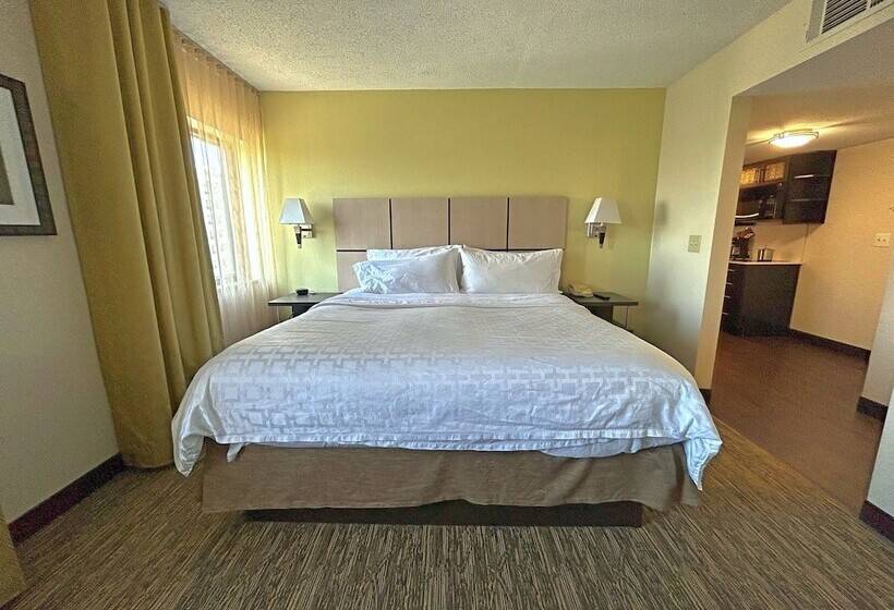 סוויטה מותאמת לאדם עם מוגבלויות, Candlewood Suites Indianapolis Downtown Medical District, An Ihg