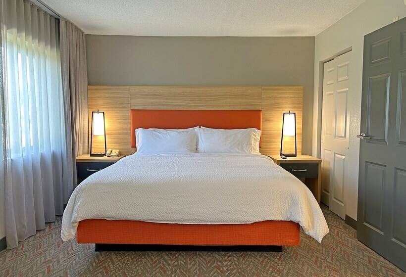 Suite, Candlewood Suites Indianapolis Downtown Medical District, An Ihg