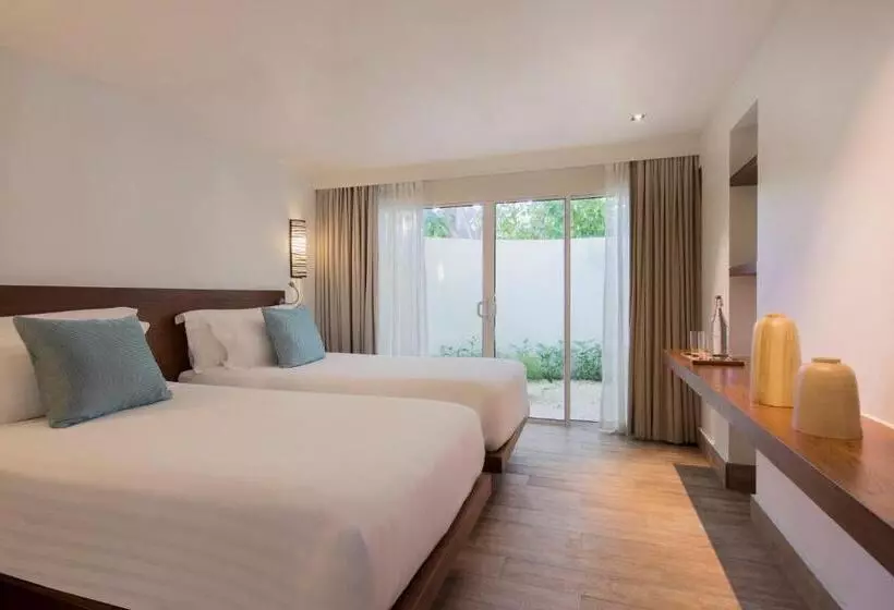 ویلای 2 خوابه, Machchafushi Island Resort & Spa Maldives, The Centara Collection