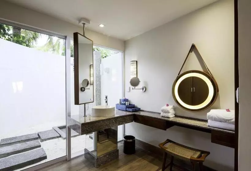 سوییت, Machchafushi Island Resort & Spa Maldives, The Centara Collection