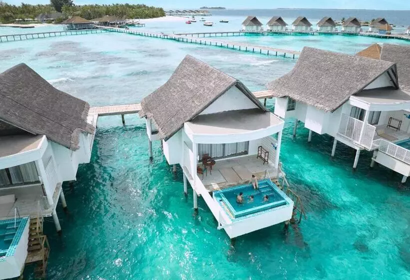 ویلای لوکس 1 خوابه, Machchafushi Island Resort & Spa Maldives, The Centara Collection