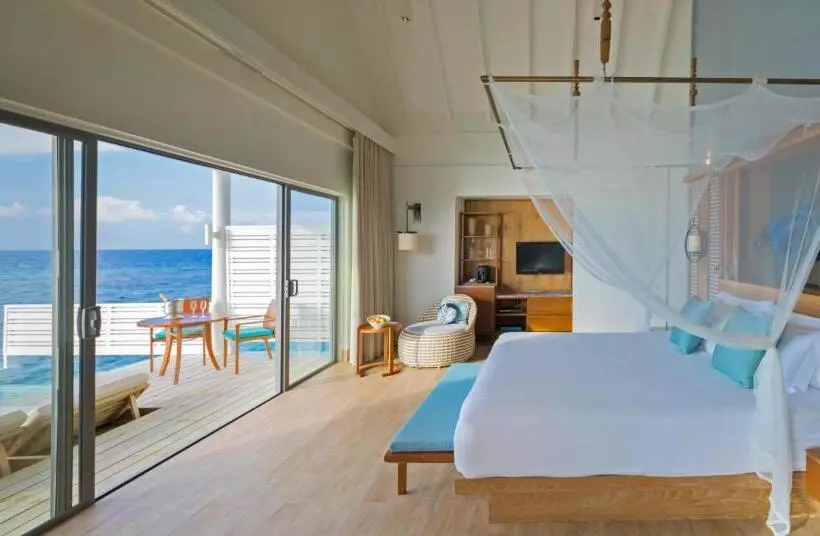 ویلا پریمیوم 1 خوابه, Machchafushi Island Resort & Spa Maldives, The Centara Collection