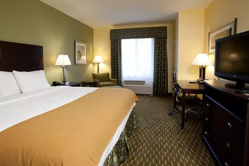 キングサイズベッドのスタンダードルーム, Holiday Inn Express And Suites Saint Augustine North, An Ihg