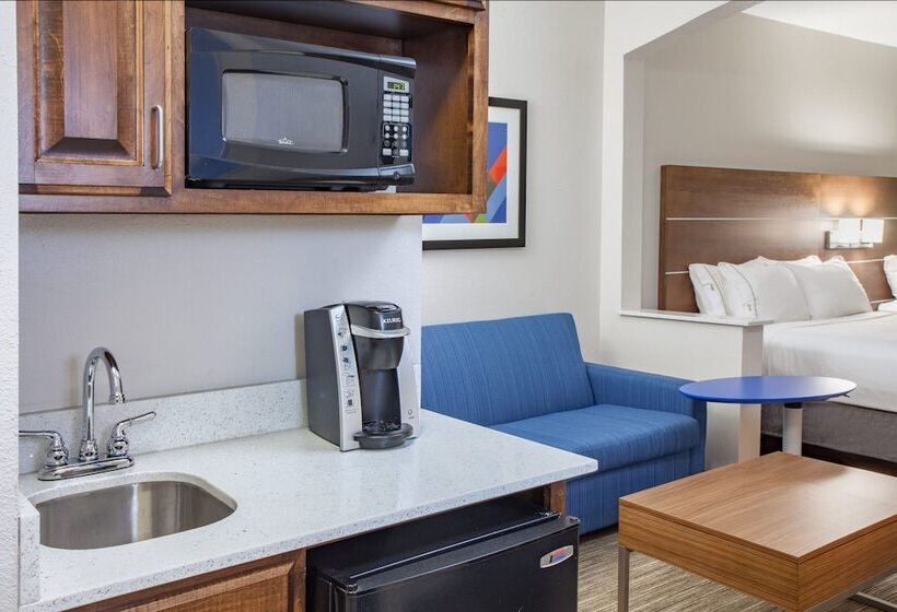 スイート, Holiday Inn Express & Suites Texarkana, An Ihg