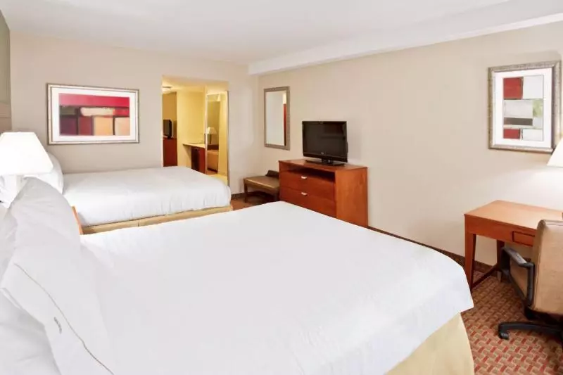 エクゼクティブスイート, Holiday Inn Express & Suites Niagara Falls, An Ihg