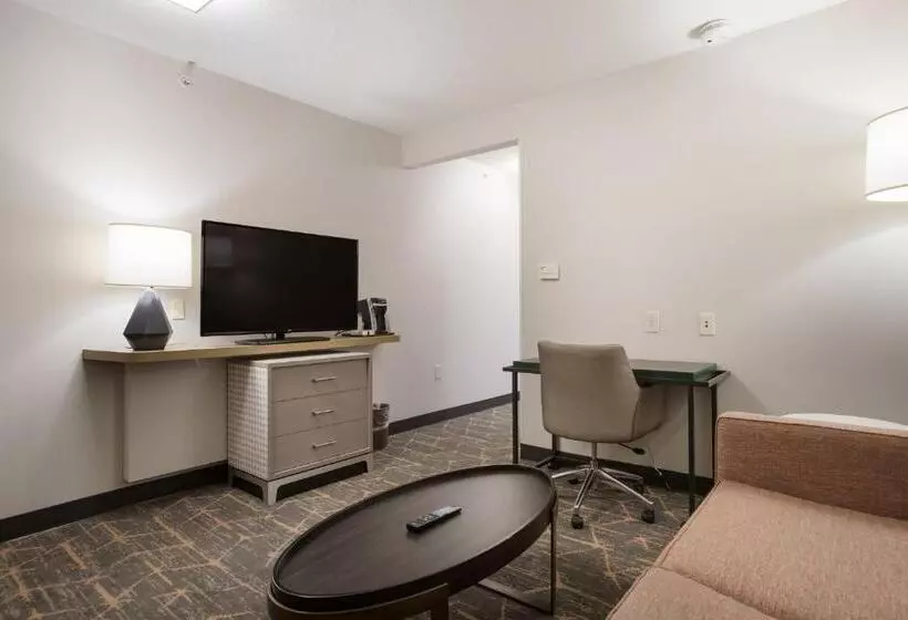 キングサイズベッドのエクゼクティブルーム, Holiday Inn Jackson Nw   Airport Road, An Ihg
